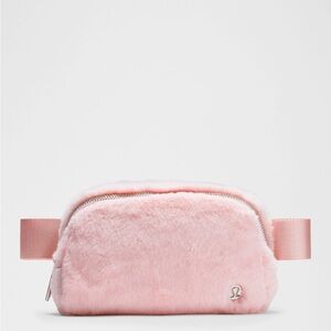 New Lululemon Everywhere Belt Bag Plush Fleece Pink